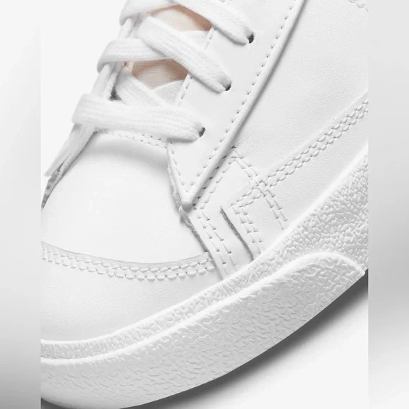 Nike Blazer Mid '77 Women's Shoes - CZ1055-117 - New - Size 9 - Picture 6 of 14